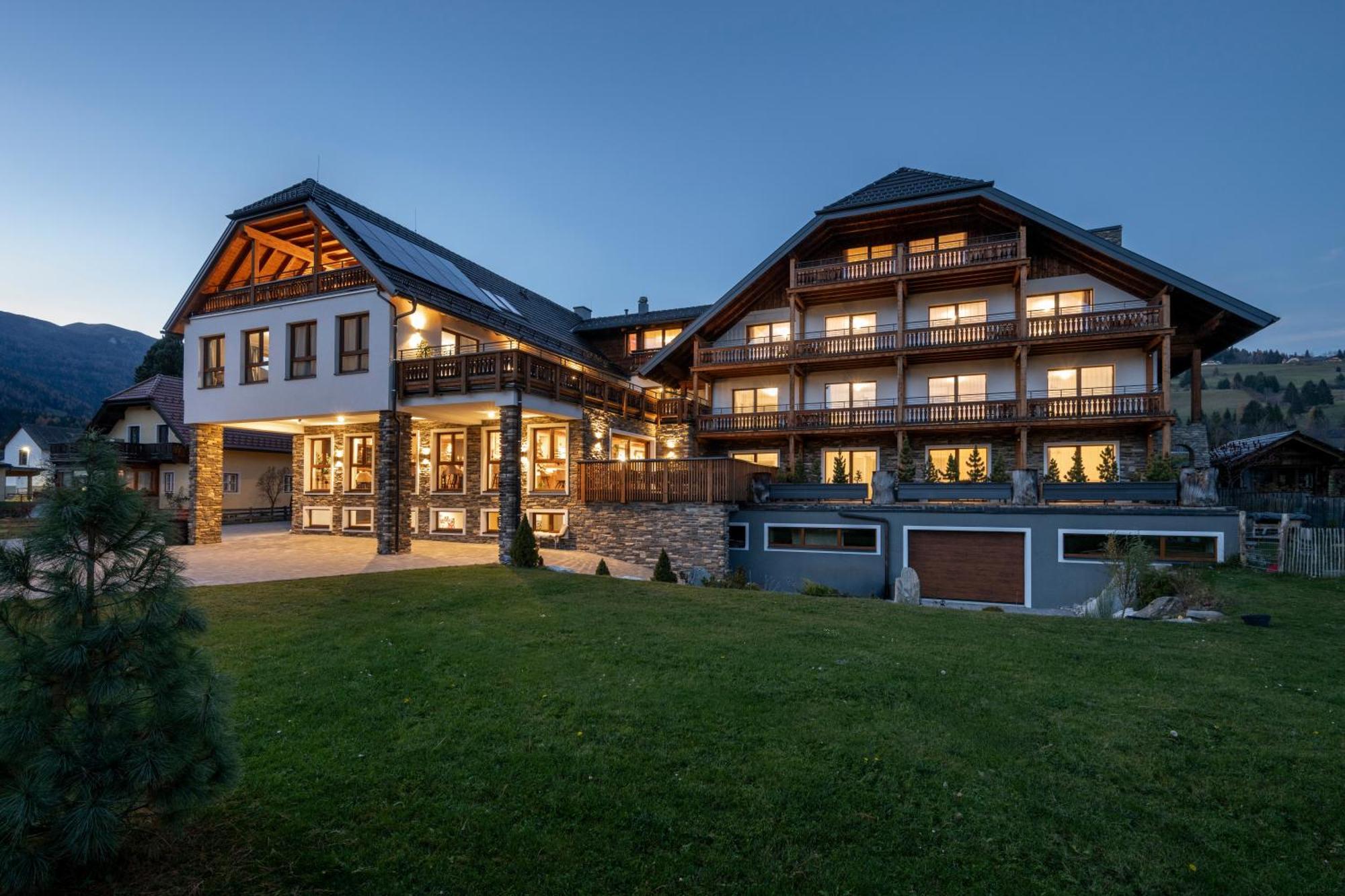 Hotel Haus Lungau Mauterndorf  Bagian luar foto